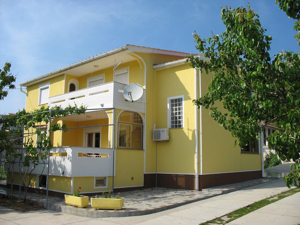 Apartments Polonijo Baska  Exterior photo