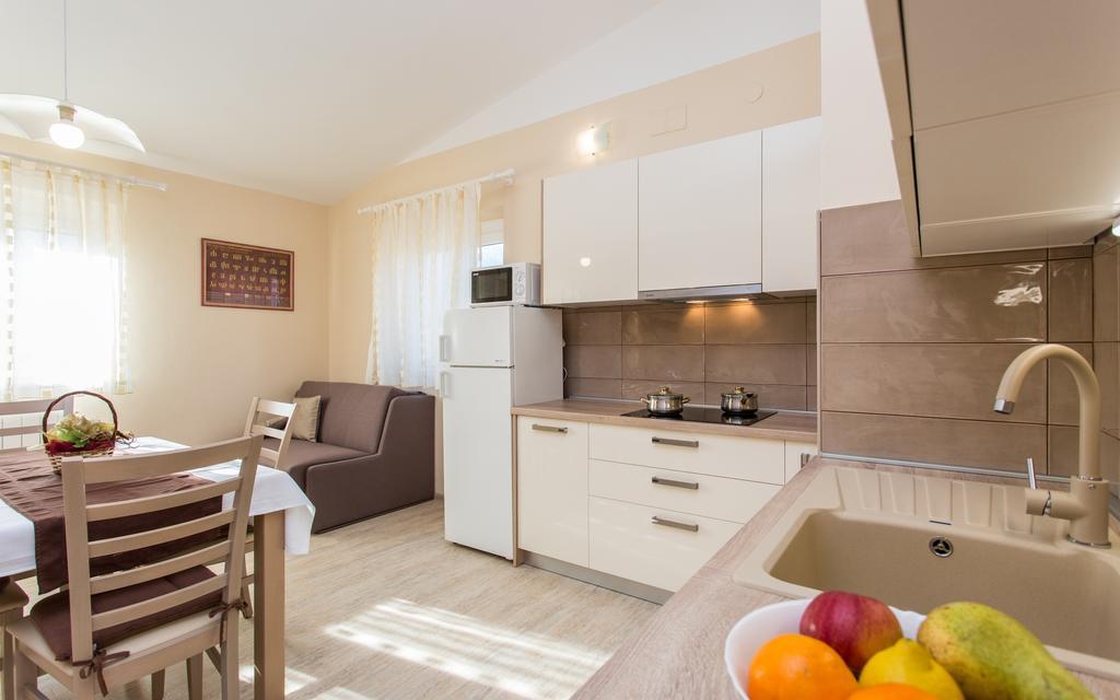 Apartments Polonijo Baska  Exterior photo