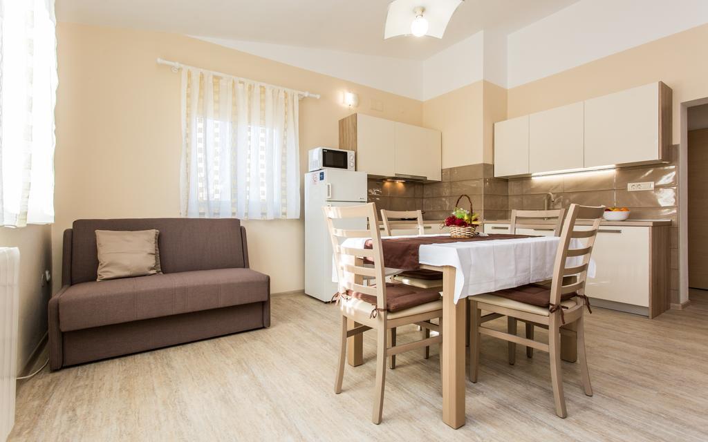 Apartments Polonijo Baska  Exterior photo