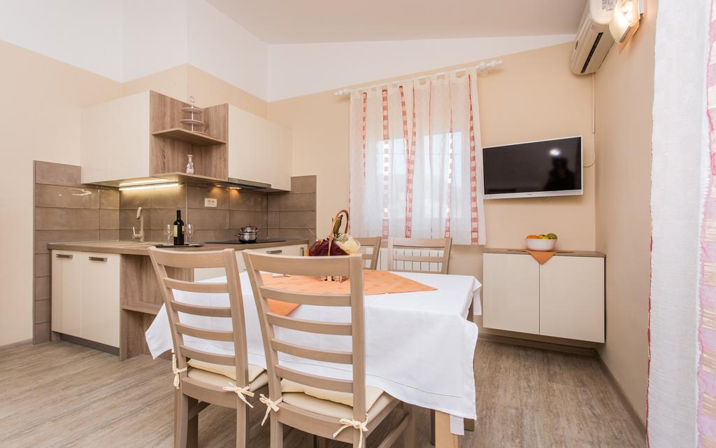 Apartments Polonijo Baska  Exterior photo