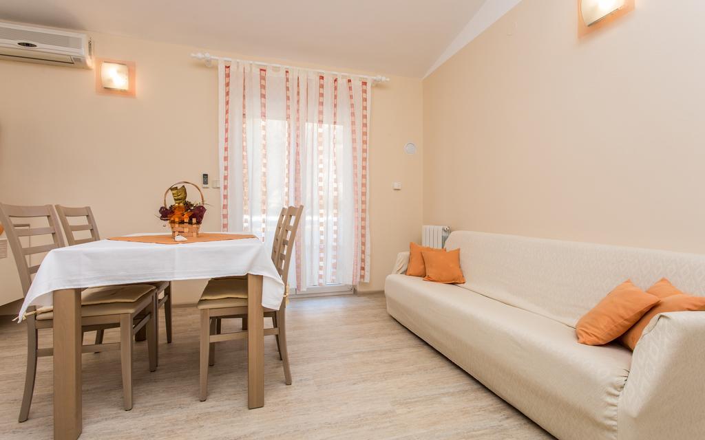 Apartments Polonijo Baska  Exterior photo