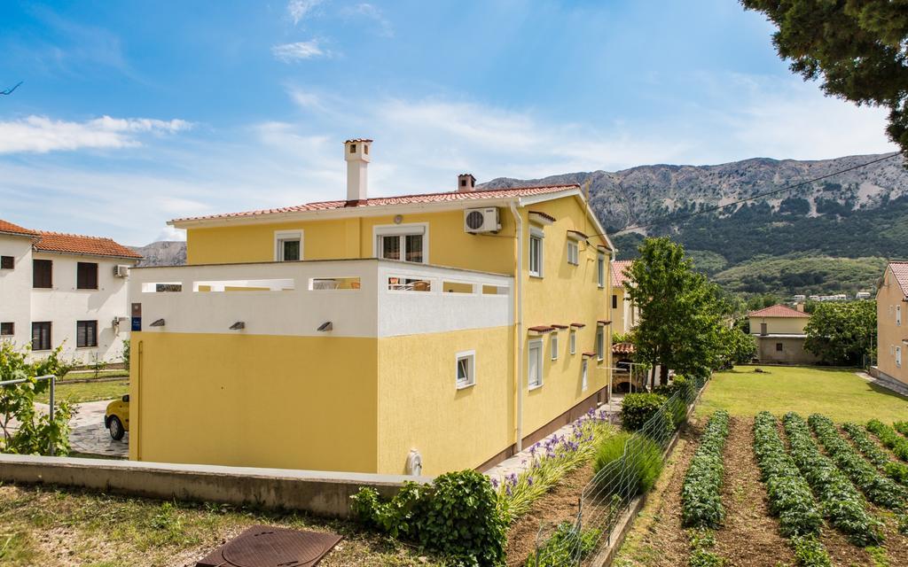 Apartments Polonijo Baska  Exterior photo