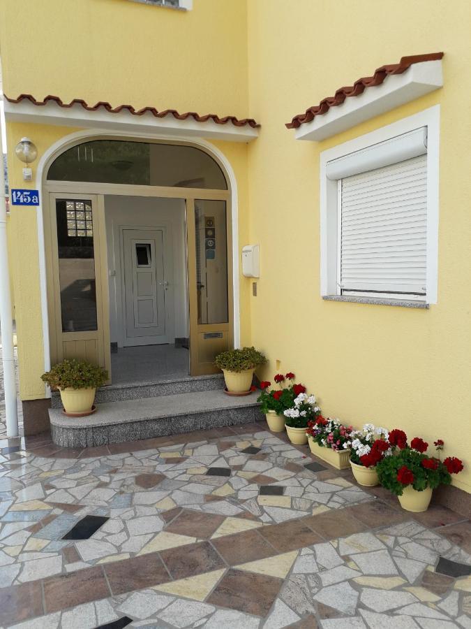 Apartments Polonijo Baska  Exterior photo